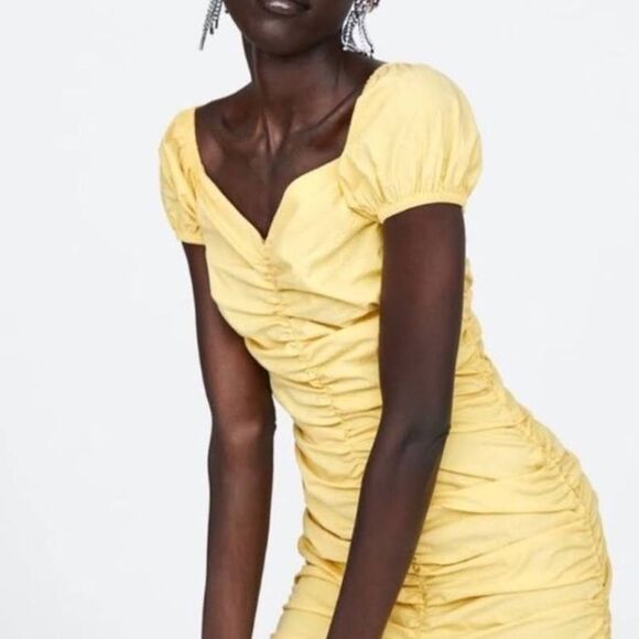Zara NWT Ruched Dress in Yellow size S Small Bloggers Favorite - Picture 7 of 12